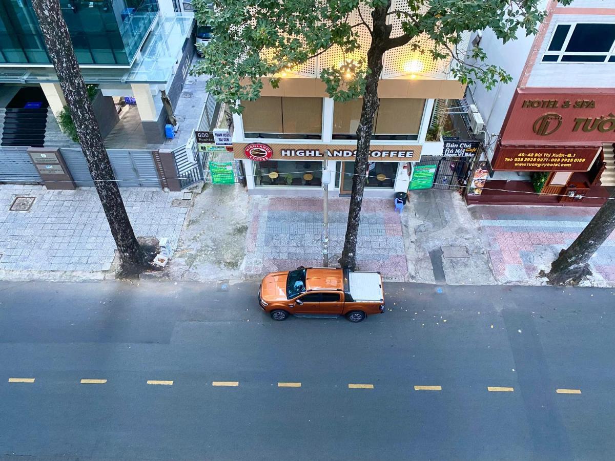 Phòng Deluxe Giường Đôi Có Ban Công